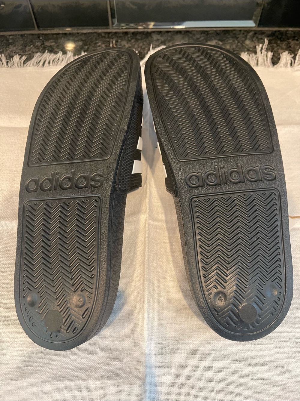 Black & White Shower Slide Sandals with Triple Stripes Addias - Picture 4 of 5